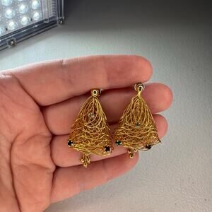 vintage wire work christmas tree earrings rhinestone gold tone dangle